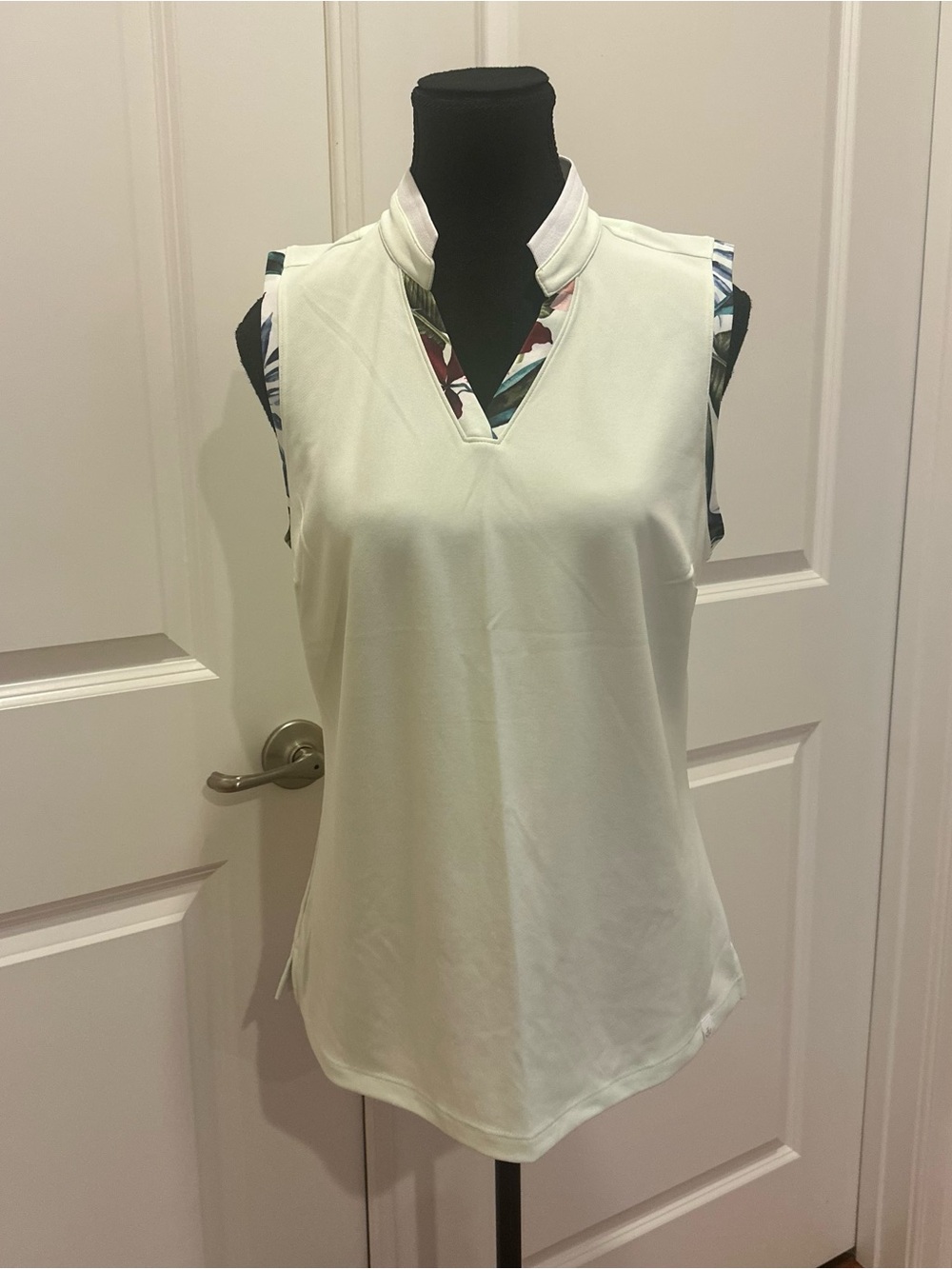 Lady Hagen Cream Sleeveless V-Neck Polo Tank with Pattern Trim